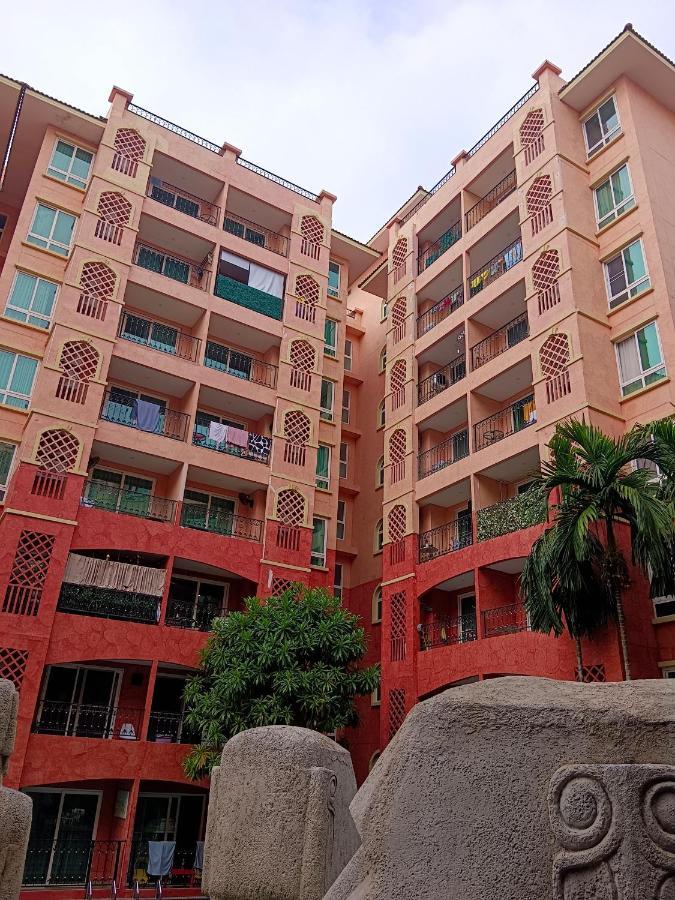 Seven Seas Condo Resort Beautiful Location جومتين بيتش المظهر الخارجي الصورة